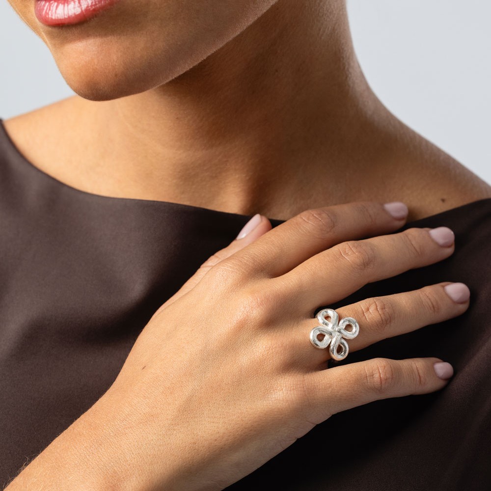 Anillo KNUT LOV trébol Anillo KNUT LOV trébol