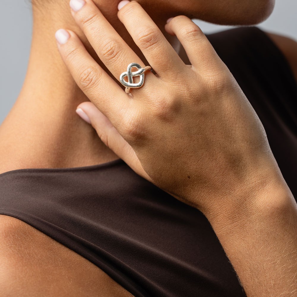 Anillo KNUT LOV corazón 